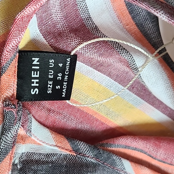 Striped cropped top with open back and matching shorts S - Picture 4 of 4